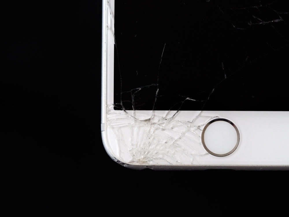 How to Remove Scratches from your Phone Screen – Harper & Blake